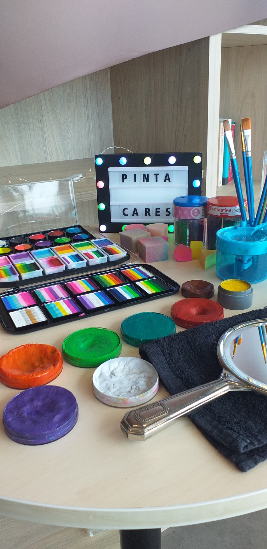 Pintacares artístic